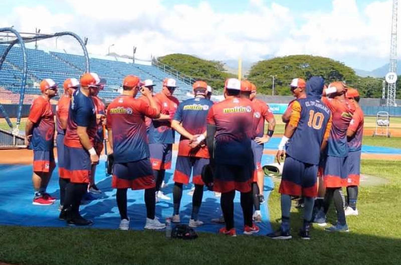 CARIBES REALIZA SU PRIMERA PRACTICA EN MARACAY