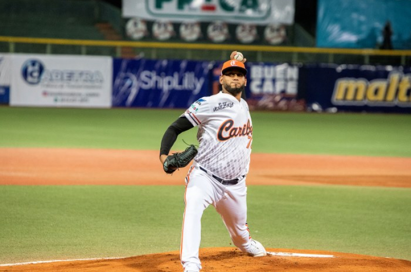 CARIBES DIVIDE EN LA PRIMERA SERIE DE LA CAMPAÑA