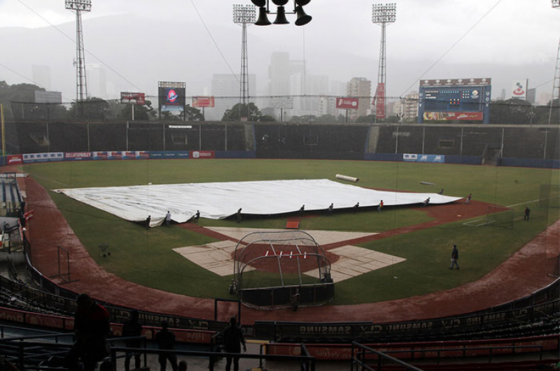 POSPUESTO EL JUEGO ANTE TIBURONES