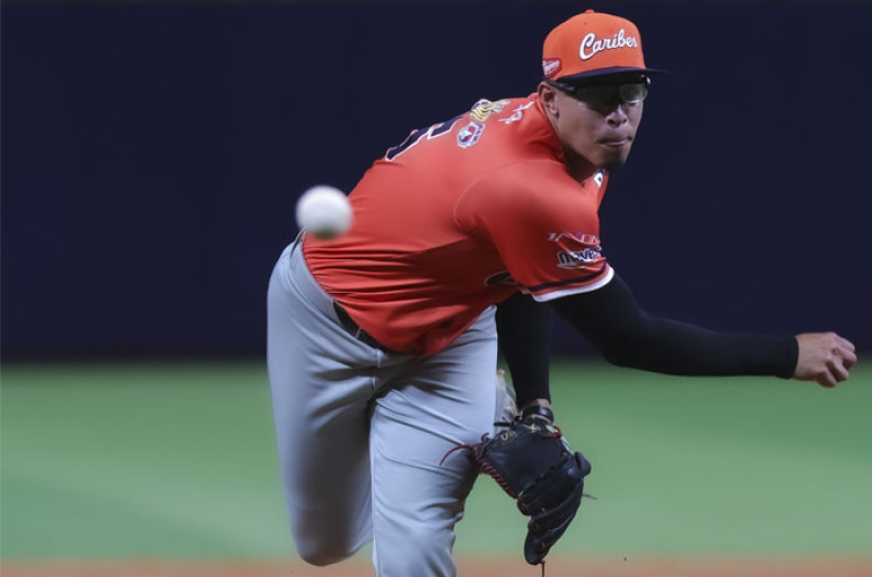 LEONEL MENDOZA CRUZÓ UN OCEANO PARA LLEGAR A LA LVBP