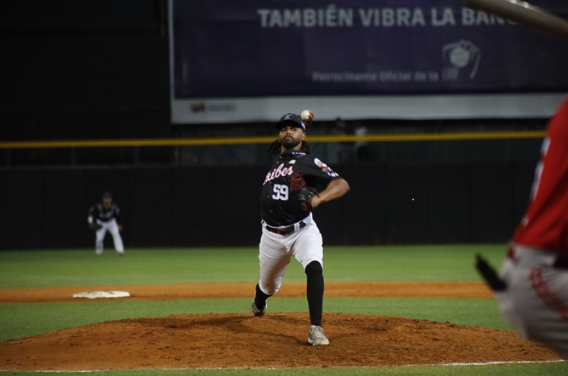CARIBES CAE EN EL PRIMER DUELO ANTE CARDENALES