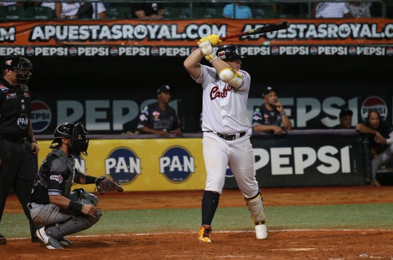 CAIDA ANTE LEONES EN JUEGO PASADO POR LLUVIA