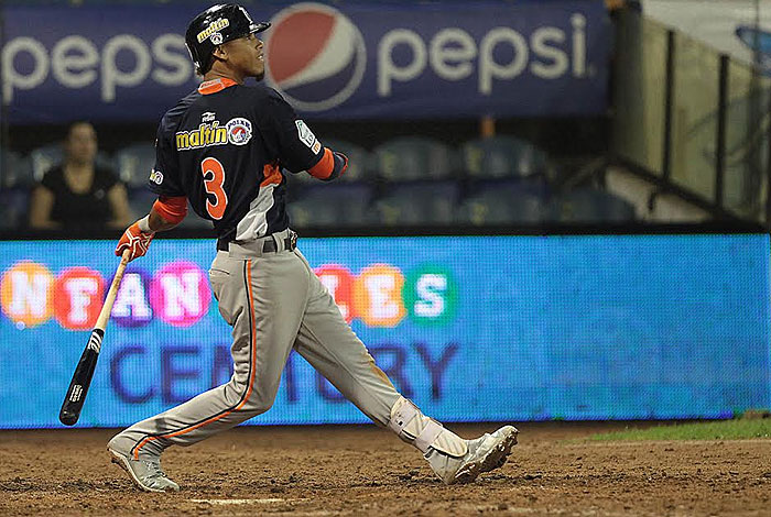 CARIBES ASCIENDE AL TERCER LUGAR