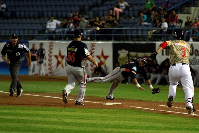 SANDY LEON APAGO LAS LUCES