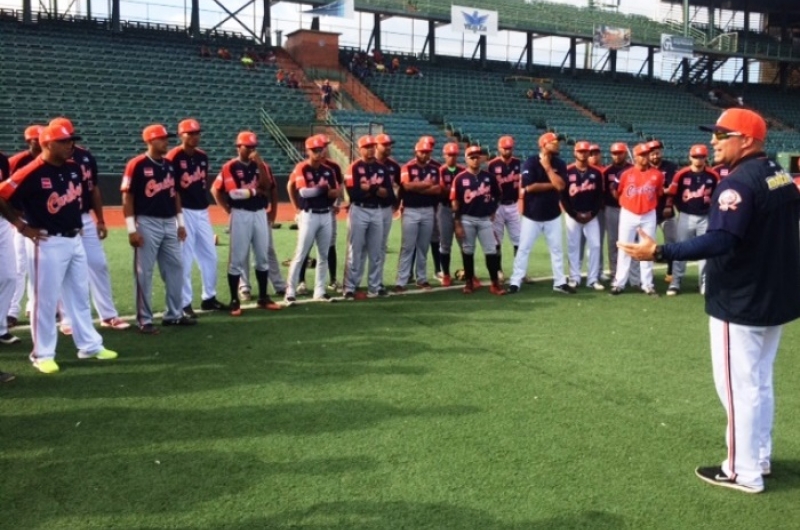 CARIBES SALTÓ AL TERRENO